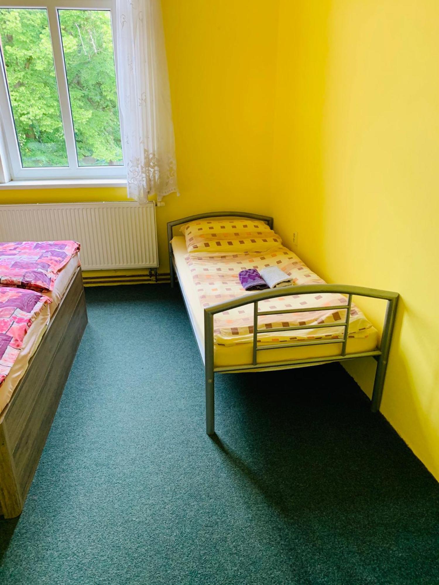 Penzion Eska S Pivovarem Mj Jince Экстерьер фото